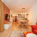 Apartment Golden 526 At Oak