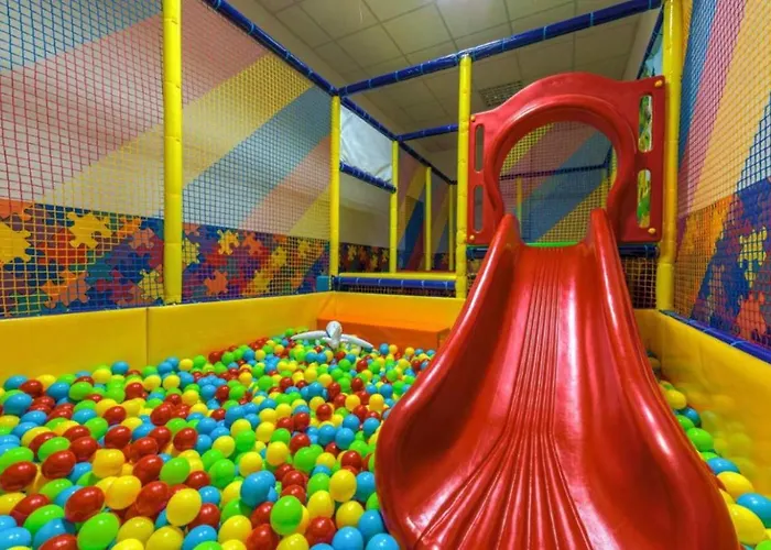 Golden 526 At Oak Apartment *