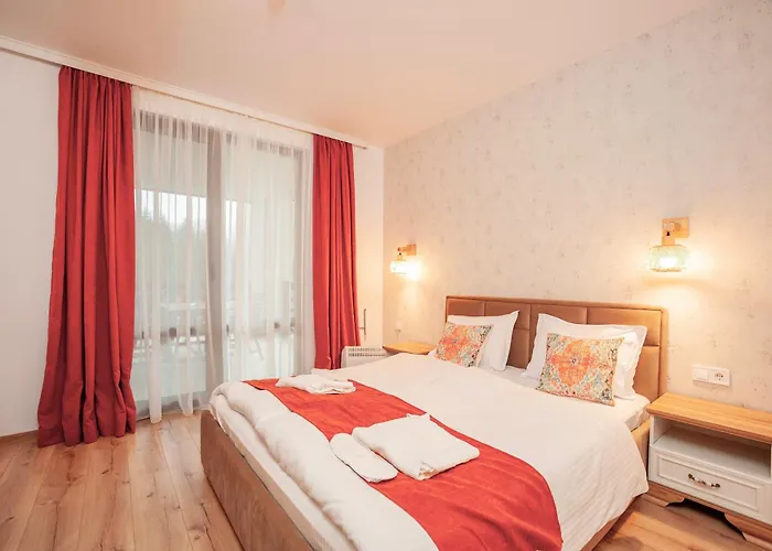 Golden 526 At Oak Smolyan