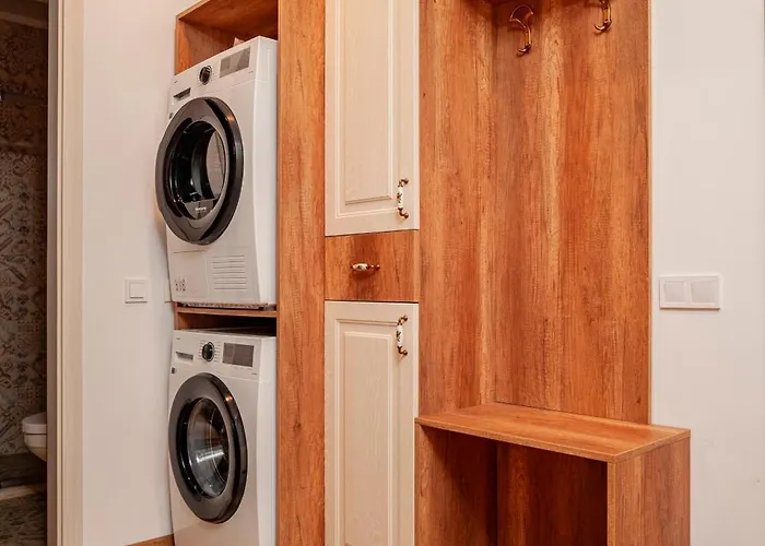 Apartment Golden 526 At Oak *